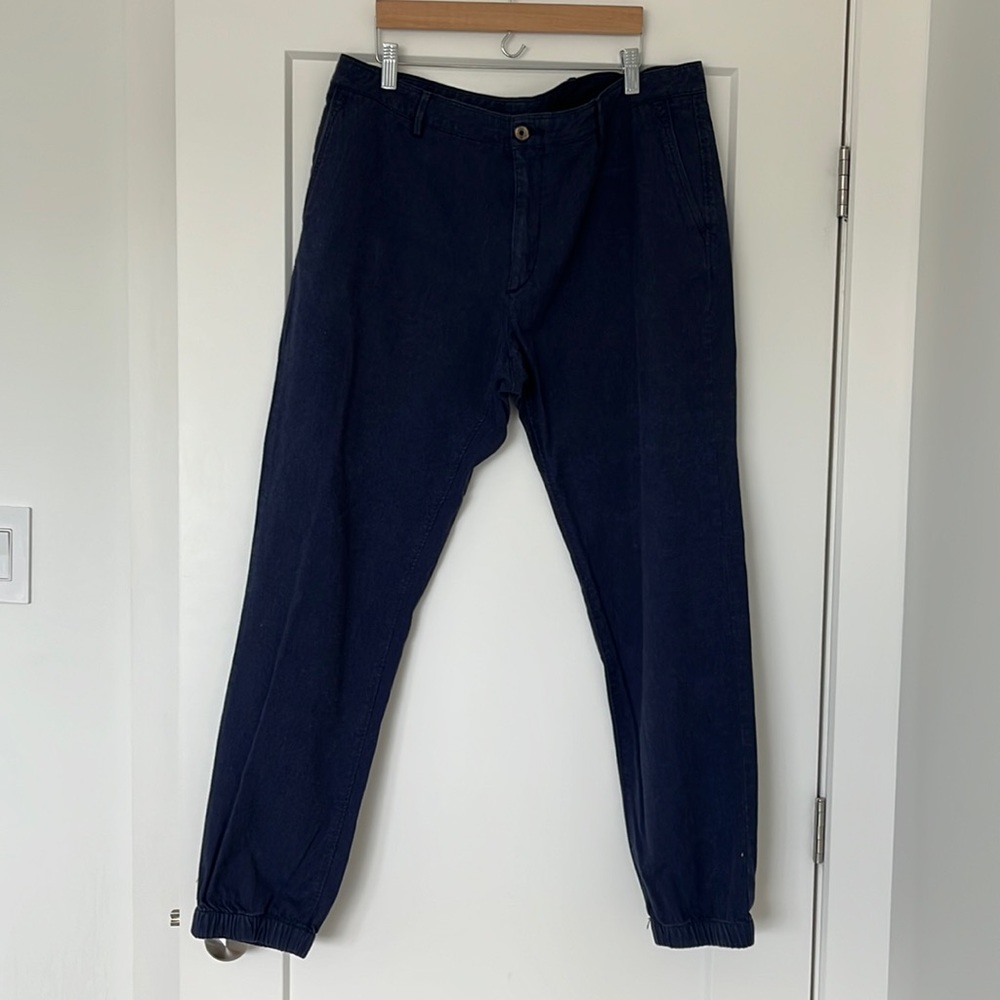 Men’s Massimo dutti buttoned pants
